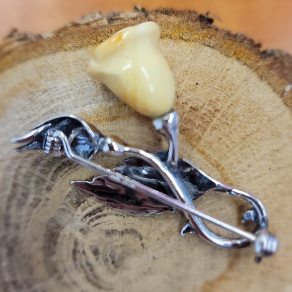 Genuine Baltic Amber and sterling silver rose brooch - Picture 2 of 3